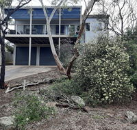 Elevated Holiday House Overlooks Tranquil Wetlands - Accommodation Daintree