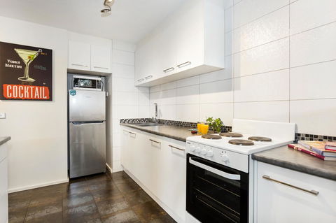 Melbourne Villa - Accommodation Daintree 9