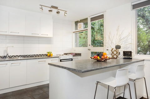 Melbourne Villa - Accommodation Daintree 8