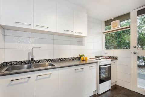 Melbourne Villa - Accommodation Daintree 10