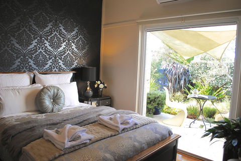 Bed Of Roses - Accommodation Daintree 2