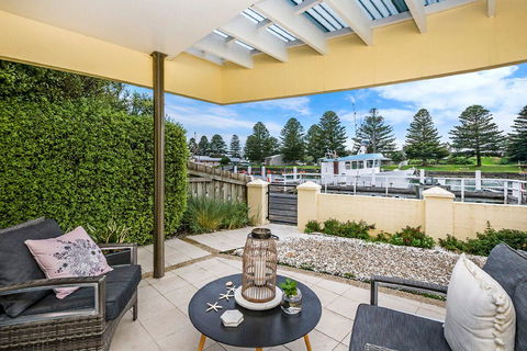 Edge17 Port Fairy Wharf - Accommodation Daintree 16