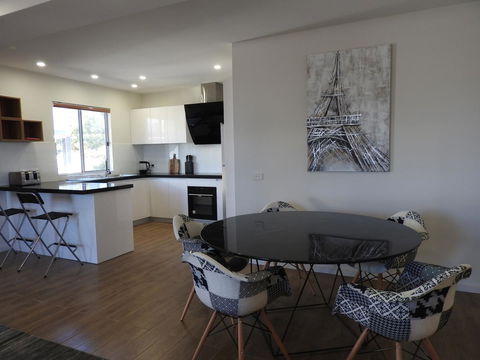 Phillip Island Towers - Accommodation Daintree 17