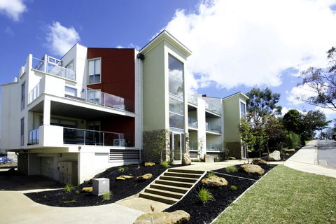 Phillip Island Towers - Accommodation Daintree 0