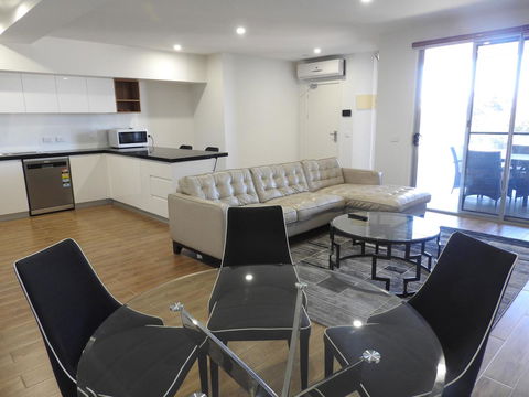 Phillip Island Towers - Accommodation Daintree 4