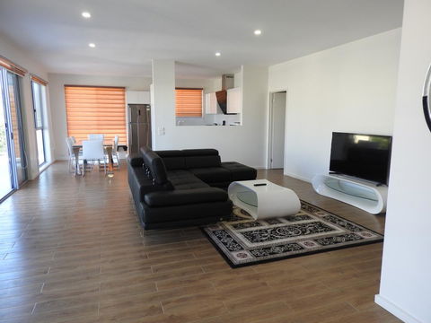 Phillip Island Towers - Accommodation Daintree 14