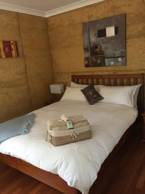Bundjil Studio - Accommodation Daintree 9