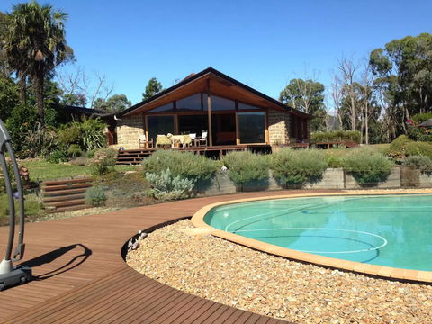 Kangaroo Manor - Accommodation Daintree 28