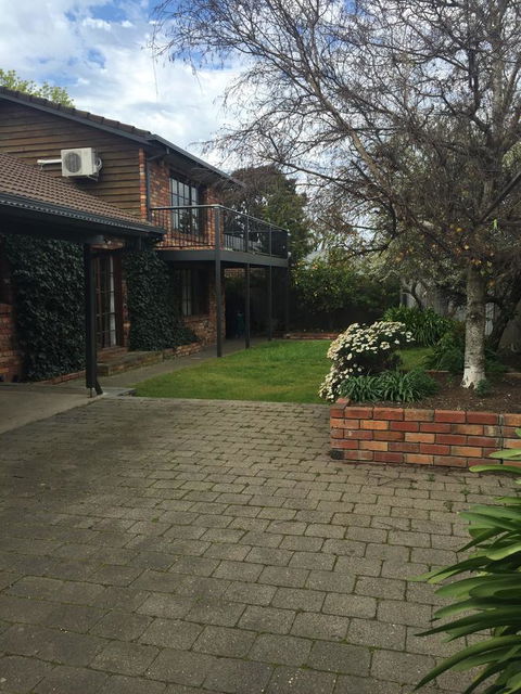 Bricks And Roses - Accommodation Daintree 3