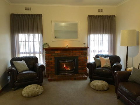 Bricks And Roses - Accommodation Daintree 6