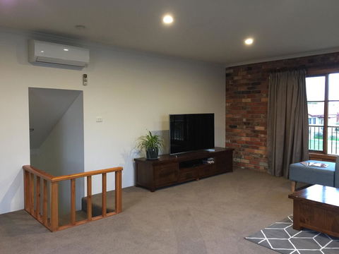 Bricks And Roses - Accommodation Daintree 9