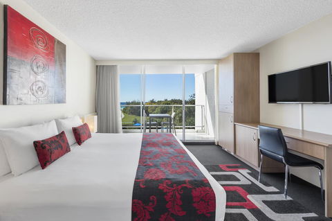 Ramada By Wyndham Marcoola Beach - Accommodation Daintree 17