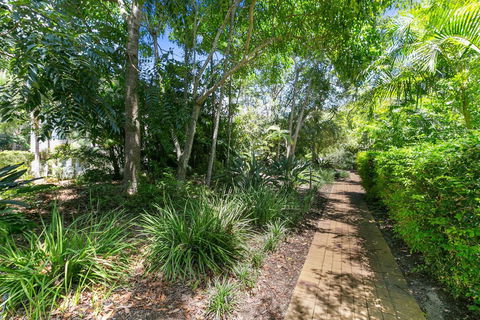 Coloured Sands - Rainbow Beach Resort - 5 Mins To Beach - Accommodation Daintree 23