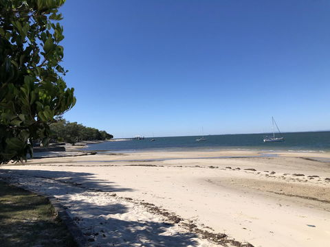 Bribie Island Hotel - Accommodation Daintree 9