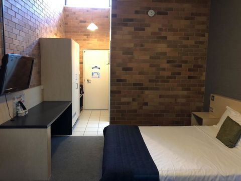 Bribie Island Hotel - Accommodation Daintree 3