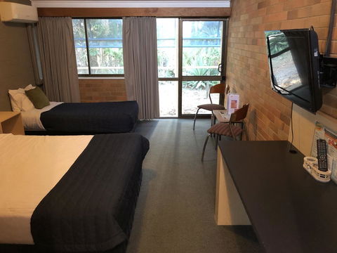Bribie Island Hotel - Accommodation Daintree 21
