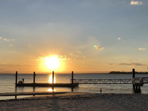Bribie Island Hotel - Accommodation Daintree 0