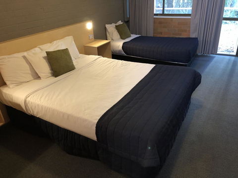 Bribie Island Hotel - Accommodation Daintree 1