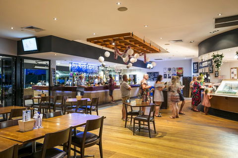 Nightcap At Kawana Waters Hotel - Accommodation Daintree 16
