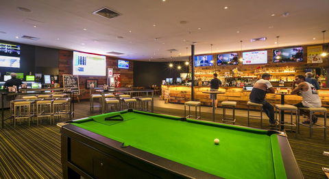 Nightcap At Kawana Waters Hotel - Accommodation Daintree 6