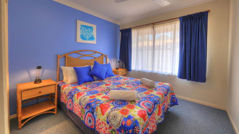 Dolphin Waters - Accommodation Daintree 12