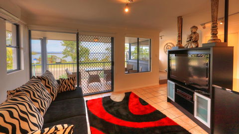 Dolphin Waters - Accommodation Daintree 7