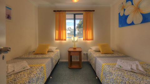 Dolphin Waters - Accommodation Daintree 9
