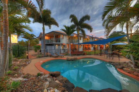 Dolphin Waters - Accommodation Daintree 2