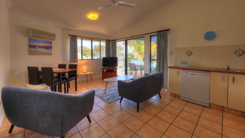 Dolphin Waters - Accommodation Daintree 1
