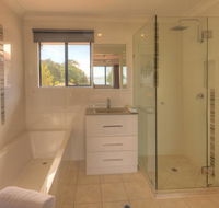 Dolphin Waters - Accommodation Daintree