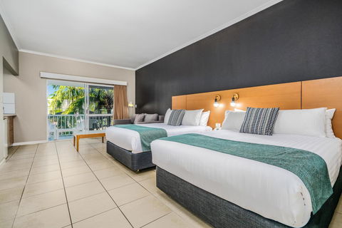Hotel Grand Chancellor Palm Cove - Accommodation Daintree 6