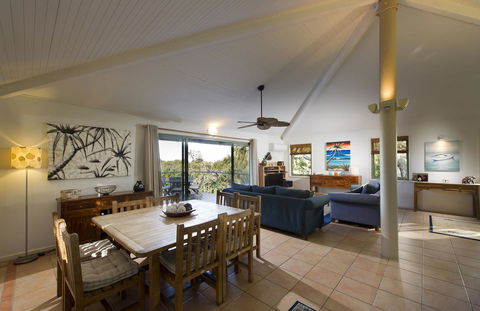 The Retreat Beach Houses - Accommodation Daintree 4