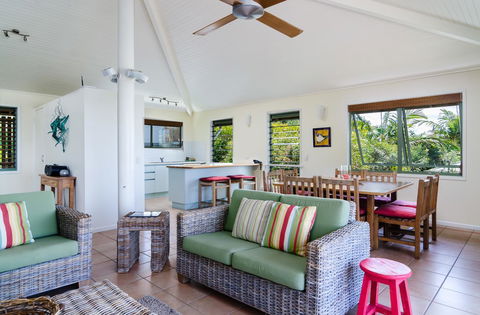 The Retreat Beach Houses - Accommodation Daintree 20