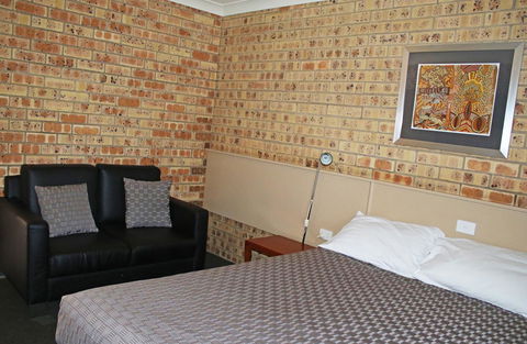 Clermont Country Motor Inn - Accommodation Daintree 6