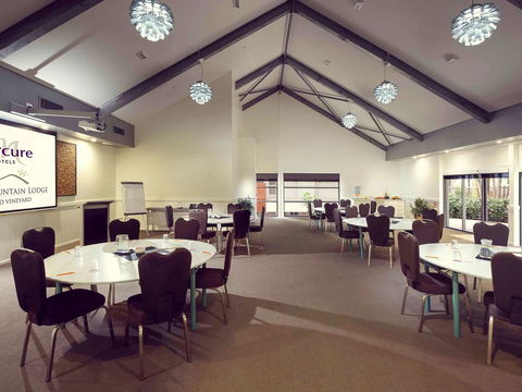 Mercure Clear Mountain Lodge - Accommodation Daintree 27