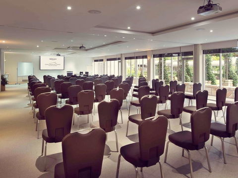 Mercure Clear Mountain Lodge - Accommodation Daintree 28