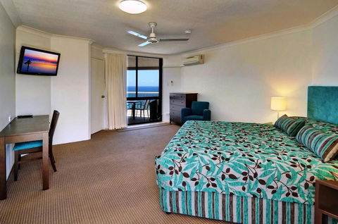 Coolum Caprice - Accommodation Daintree 33