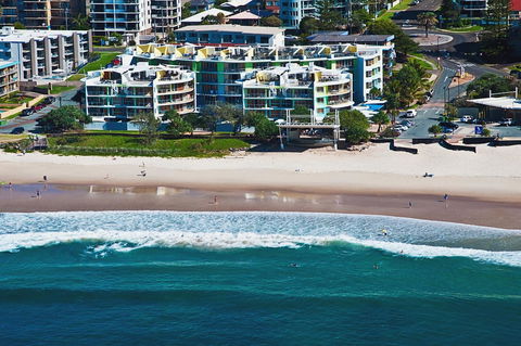 Rolling Surf Resort - Accommodation Daintree 0