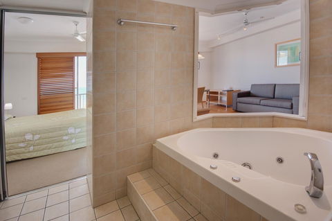 Rolling Surf Resort - Accommodation Daintree 7