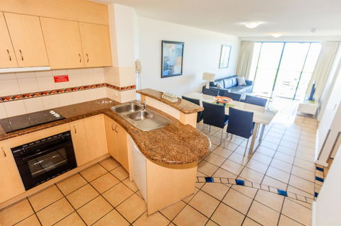 Grand Palais Boolarong Beachside Apartments - Accommodation Daintree 35