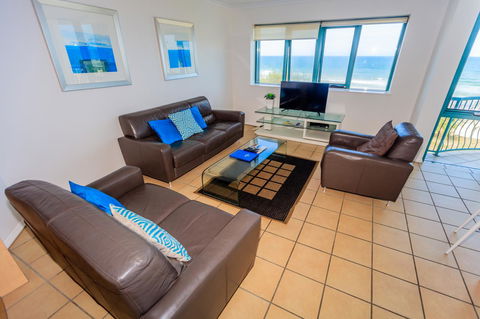 Grand Palais Boolarong Beachside Apartments - Accommodation Daintree 26