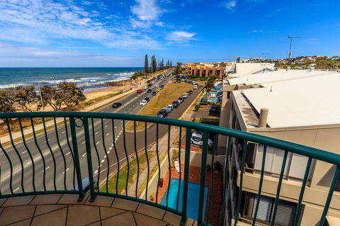 Grand Palais Boolarong Beachside Apartments - Accommodation Daintree 23