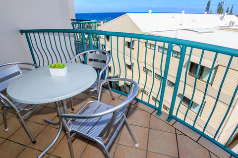 Grand Palais Boolarong Beachside Apartments - Accommodation Daintree 19