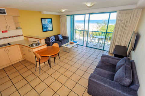 Grand Palais Boolarong Beachside Apartments - Accommodation Daintree 31