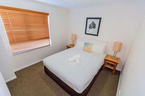 Grand Palais Boolarong Beachside Apartments - Accommodation Daintree 27