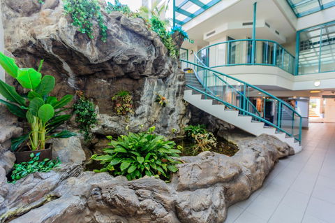Grand Palais Boolarong Beachside Apartments - Accommodation Daintree 40