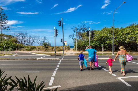Grand Palais Boolarong Beachside Apartments - Accommodation Daintree 20