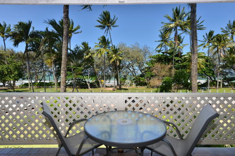 Seascape Holidays At Beachfront Terraces - Accommodation Daintree 2