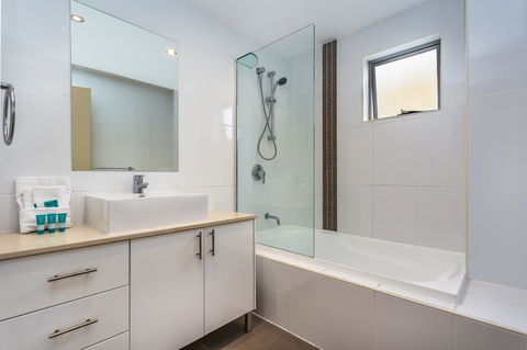 Redvue Holiday Apartments - Accommodation Daintree 12