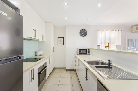Redvue Holiday Apartments - Accommodation Daintree 5